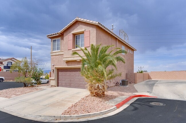 Building Photo - VIBRANT 3BEDROOM 2.5BATH HOME IN 89015