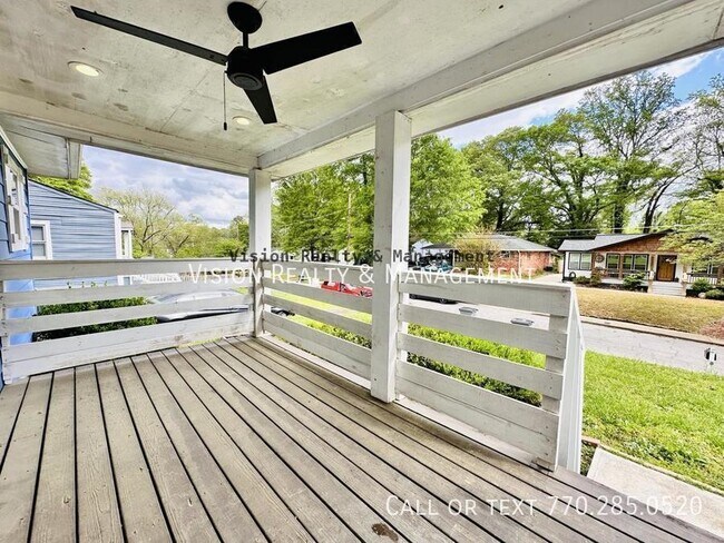 Foto del edificio - Beautiful 3 BR 2 BA in Hapeville!