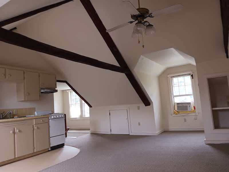 Foto principal - 62 Drew Rd