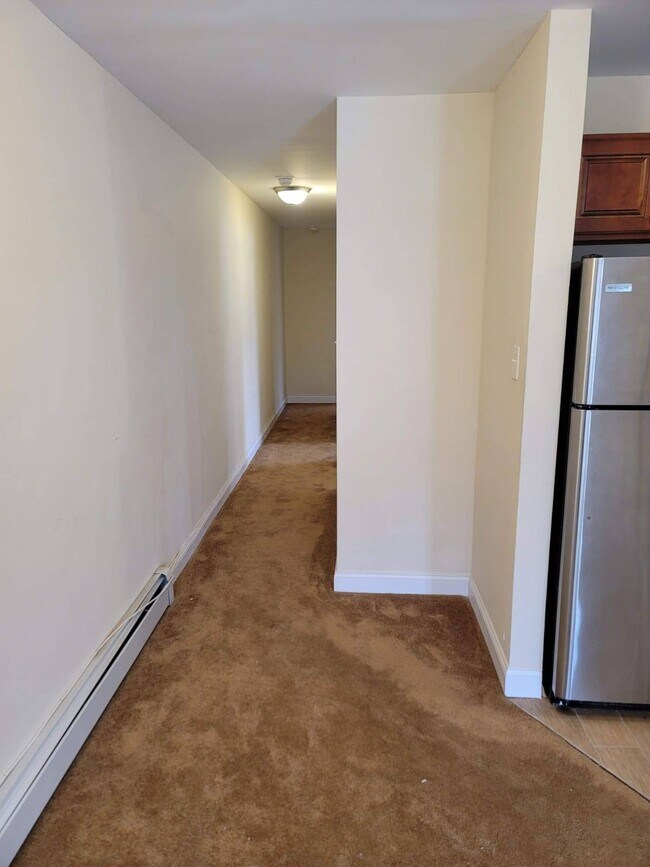 Building Photo - 661 Nasby Pl