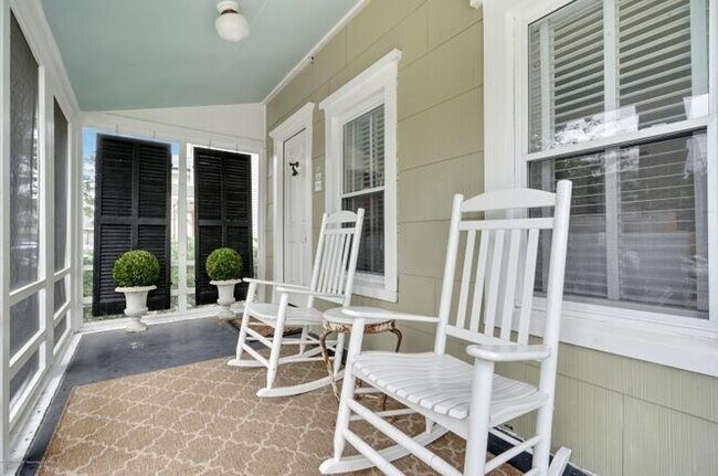 Foto del edificio - 341 Waverly Pl