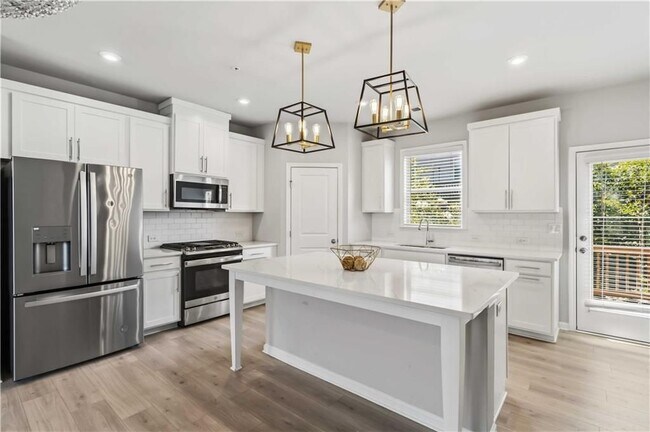 Foto del edificio - 6504 Brooklake Ct SE