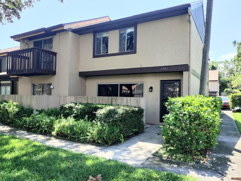 Foto principal - 3701 Pine Cone Cir