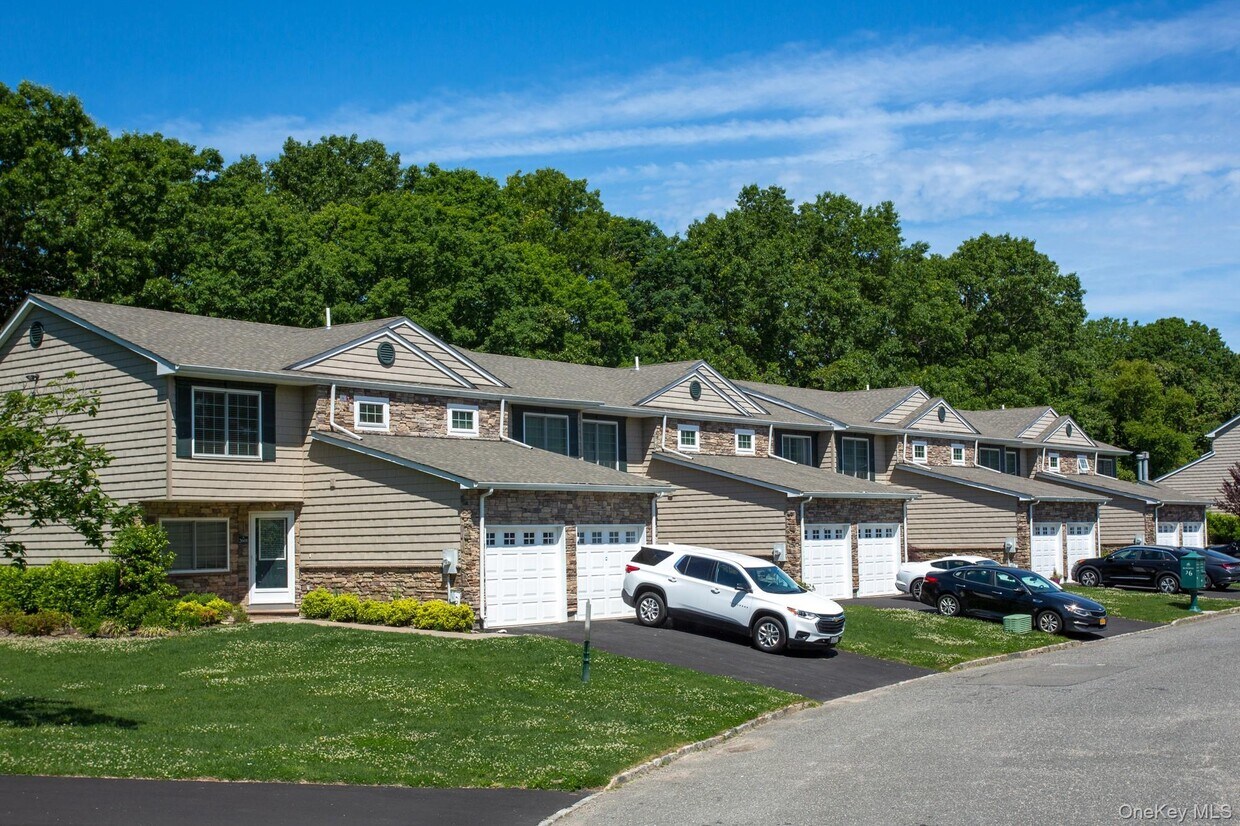Foto del edificio - 2604 Townehouse Dr