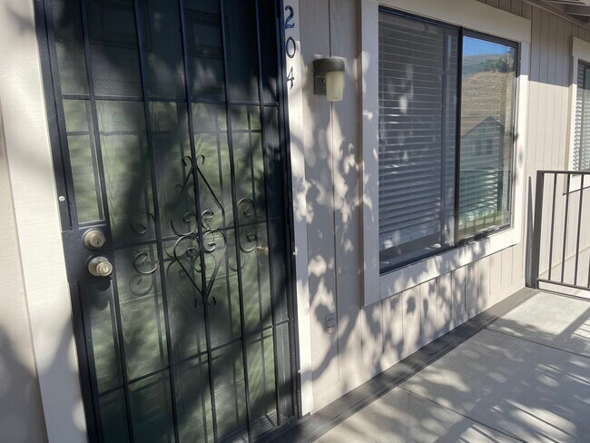 Foto del edificio - 204 Famoso Plaza