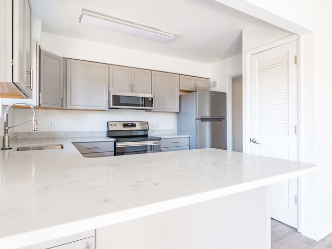 Cocina con isla - 161 Harvest Dr