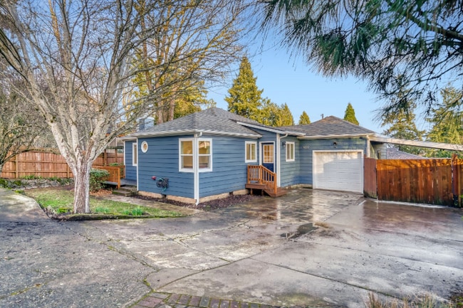 Building Photo - 1022 Parkway Dr NW