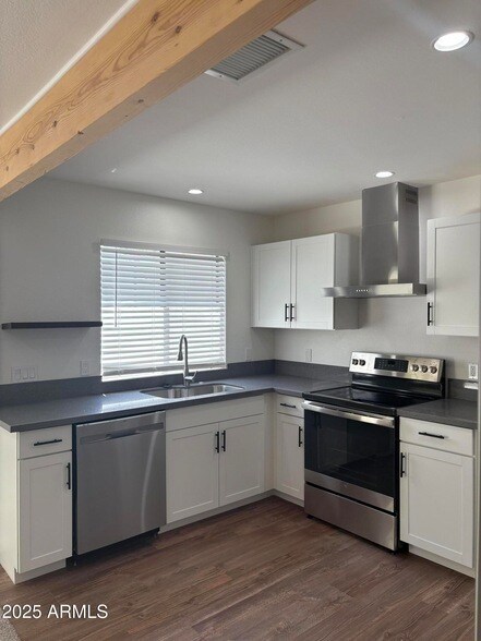 Foto del edificio - 10055 E Mountainview Lake Dr