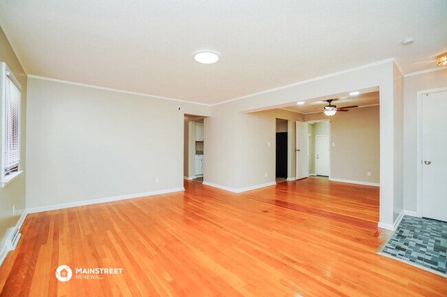 Building Photo - 5274 Hedgewood Rd