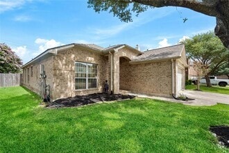 Building Photo - 3511 Cypress Village Dr