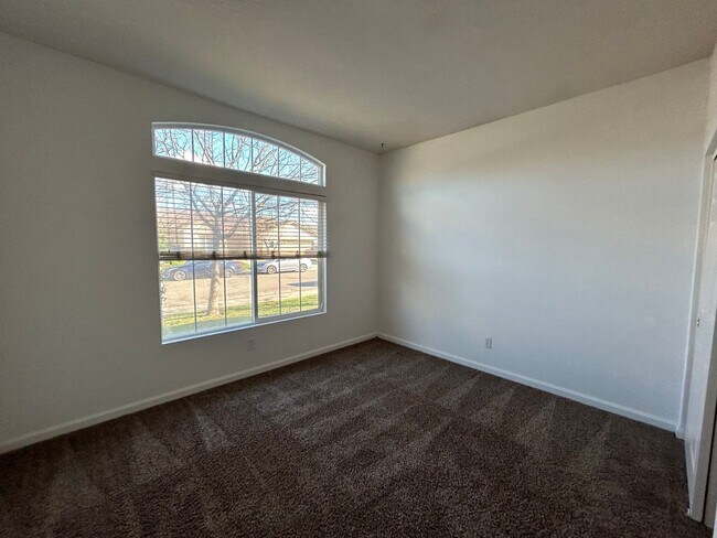 Foto del edificio - 543 Chandler Ct