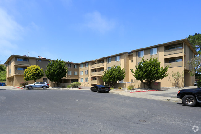 Building Photo - Campos Apartments