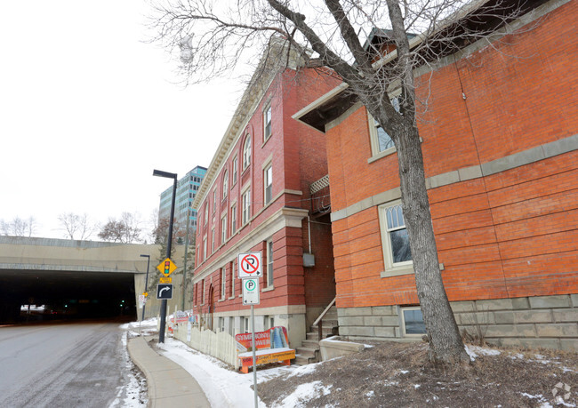 Photo du bâtiment - Parkview Apartments