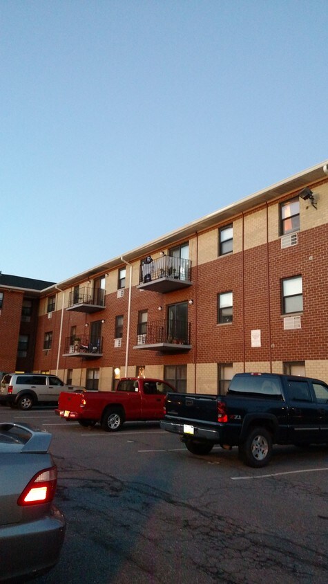 Primary Photo - 1330 Washington St
