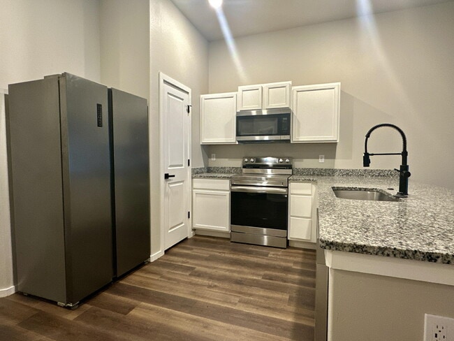 Foto del edificio - 2124 N Jayton Ave