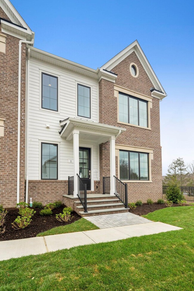 Building Photo - 1 Dewitt Dr