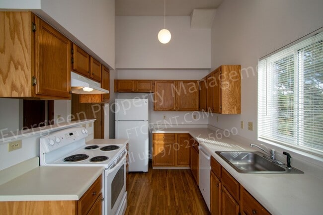 Building Photo - 3737 Landings Dr