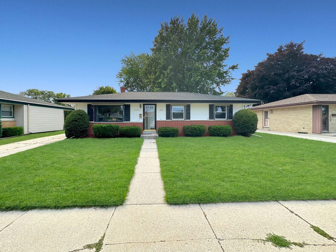 3122 S 18th St, Sheboygan, WI 53081 House Rental in Sheboygan, WI