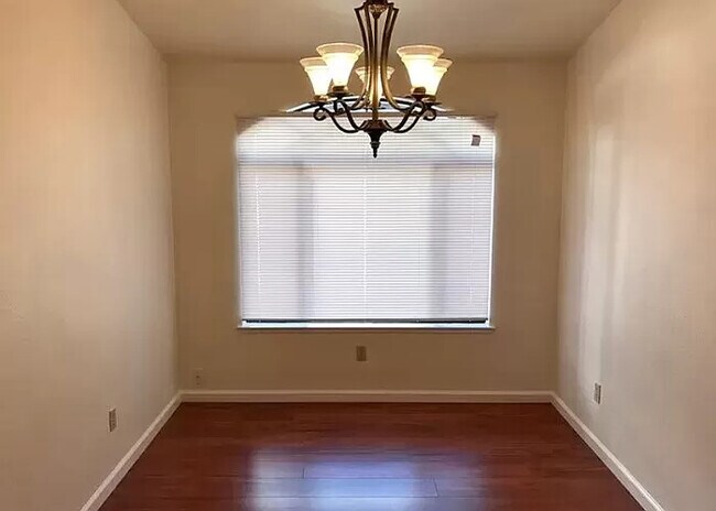 Building Photo - Gorgeous 3 bedroom 2 bathroom home in Ante...