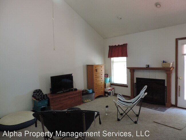 Building Photo - 3 br, 3 bath House - 704 Brookside Dr