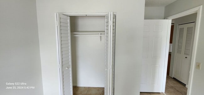 Building Photo - Experience the ultimate comfort in our new...