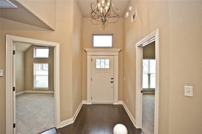 Building Photo - 3210 SW Stonepoint Ave