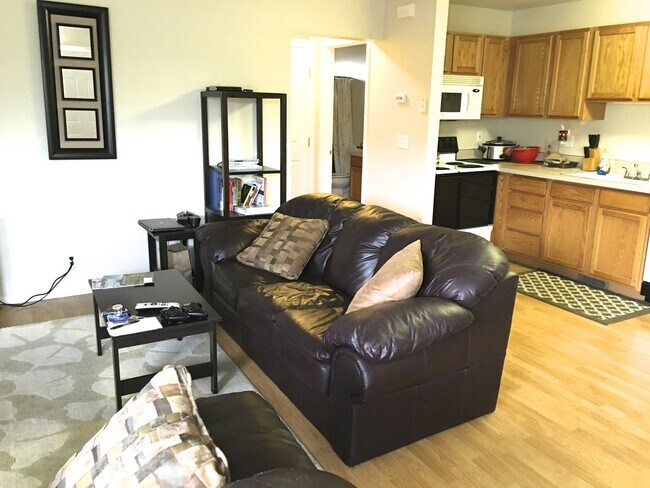 Building Photo - Cozy 1-Bedroom Apartment