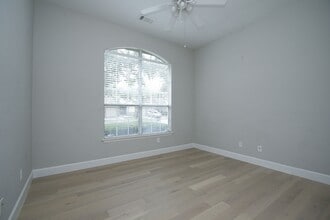 Building Photo - 7914 Glenn Cliff Dr