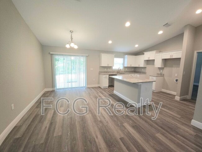 Building Photo - 5 Locust Run Radl
