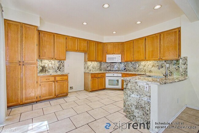 Foto del edificio - 4 br, 3 bath House - 18701 Caminito Pasade...