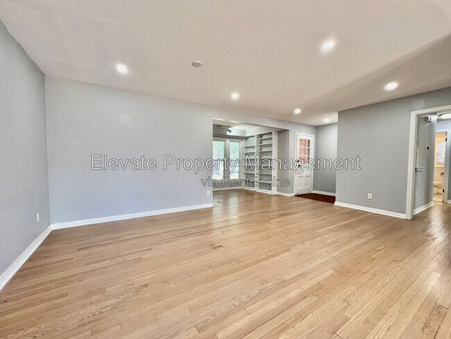 Building Photo - 2924 NW 71st St