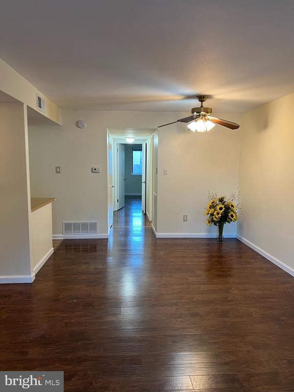 Foto del edificio - 374 Saybrook Ln