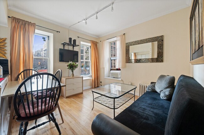 Foto del edificio - 221 E 50th St