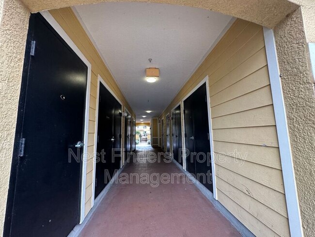 Foto del edificio - 8539 Gate Pkwy W