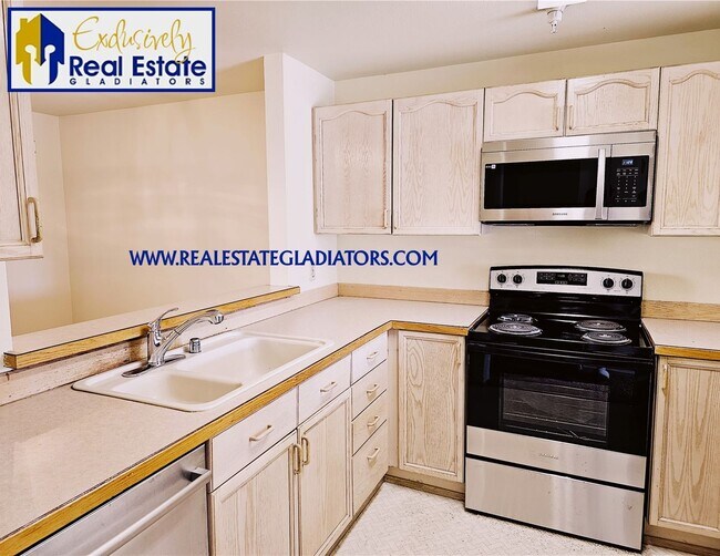 Foto del edificio - Pet Friendly 2 Bedroom/2 Bathroom at Sunse...