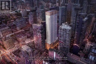Building Photo - 400 King St W