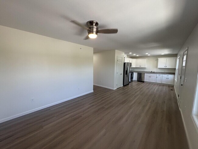 Foto del edificio - 697 Whiteaker Springs Rd