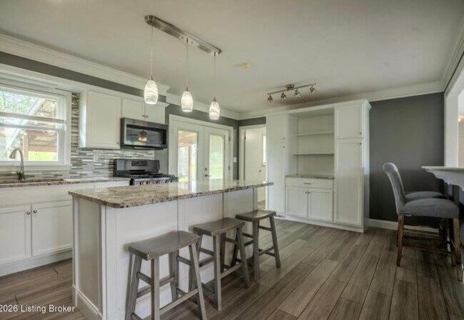 Foto del edificio - 5106 Bardstown Rd