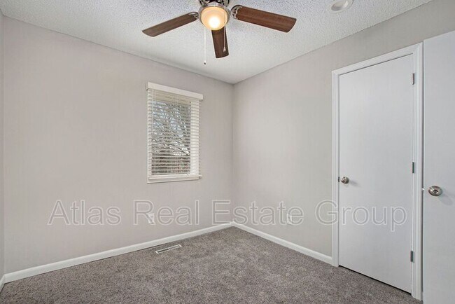 Foto del edificio - 7620 N Rhode Ave