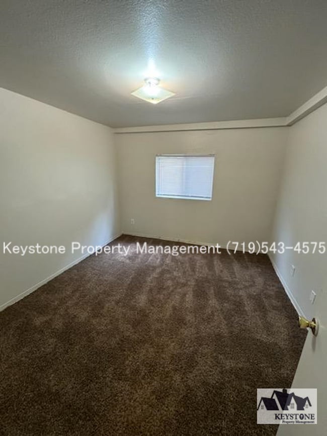 Building Photo - $385 OFF - Move In Special!  2 Bedroom/1 Bath Apartment w/ Exterior Entrance - $775/$775