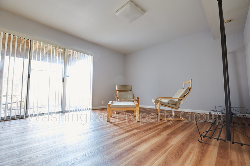 Primary Photo - 1670 Wainwright Dr