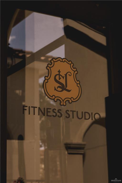 Building Photo - 12 Taylor St