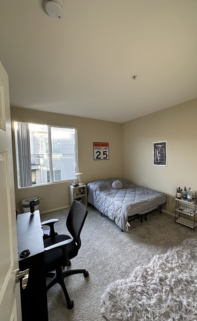 Building Photo - 5389 Playa Vista Dr