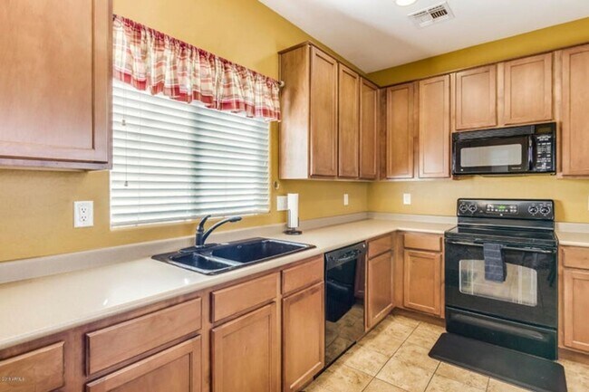 Building Photo - 22026 N 103rd Ln