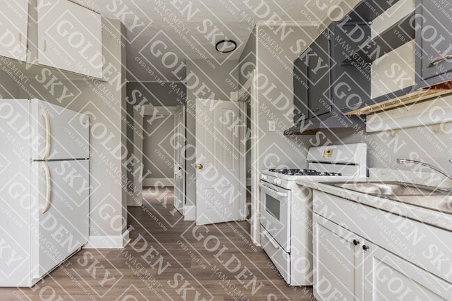 Building Photo - 817 W Main St