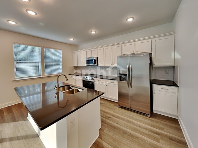 Building Photo - 114 Sapling Way