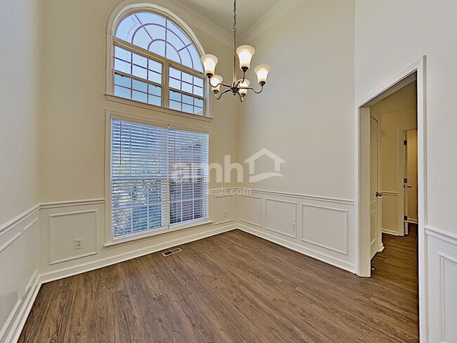 Building Photo - 2020 Isis Ct