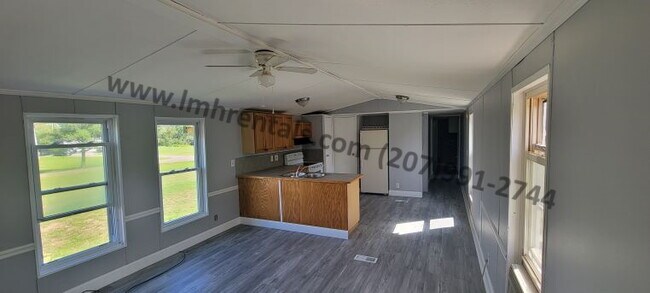 Building Photo - 20 Hall Ln