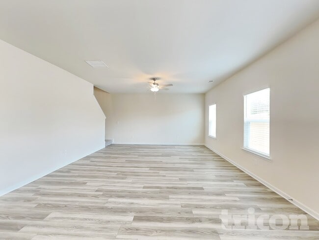 Building Photo - 264 Oliver Dr