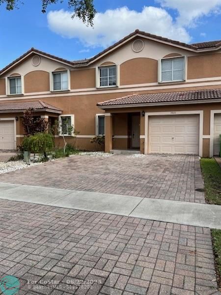 Foto del edificio - 9920 NW 19th Pl